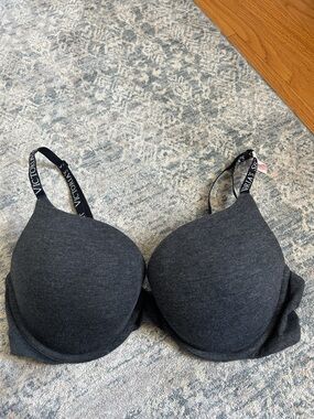 NWOT Victoria's Secret Charcoal Gray Push-Up Bra - 36D